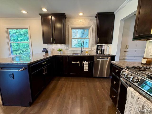 584 Sunbridge Drive, Chesterfield, MO 63017