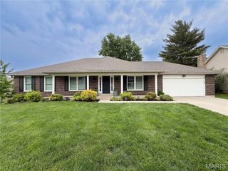 584 Sunbridge Drive, Chesterfield, MO 63017