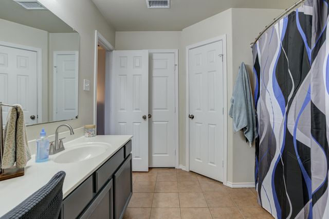 3611 Pontiac Avenue, Lubbock, TX 79407