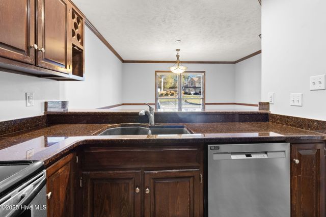 484 Lands End Road, Fayetteville, NC 28314