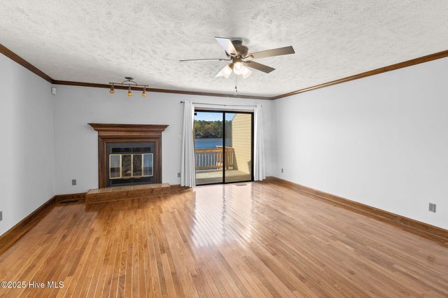 484 Lands End Road, Fayetteville, NC 28314