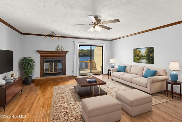 484 Lands End Road, Fayetteville, NC 28314