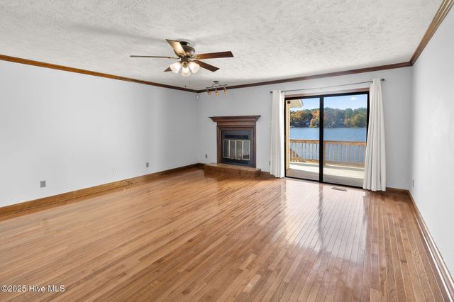 484 Lands End Road, Fayetteville, NC 28314