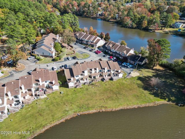 484 Lands End Road, Fayetteville, NC 28314