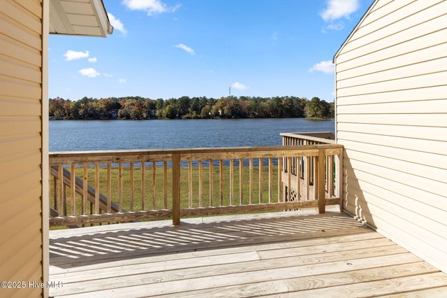 484 Lands End Road, Fayetteville, NC 28314