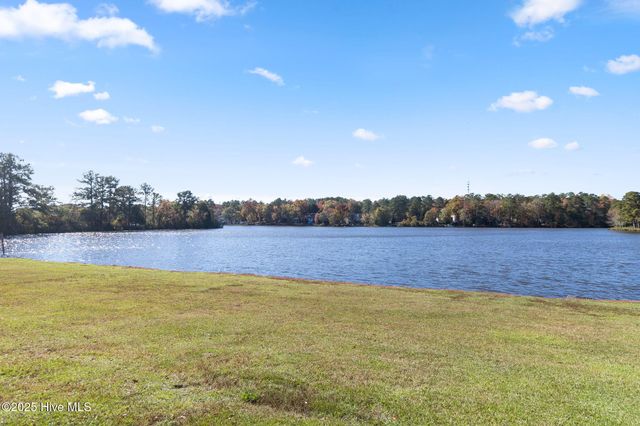 484 Lands End Road, Fayetteville, NC 28314