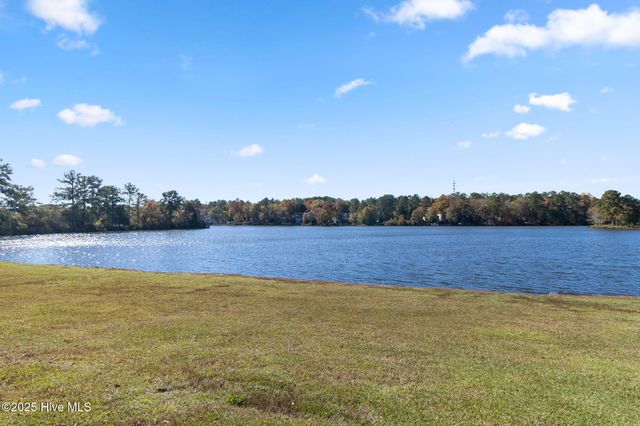 484 Lands End Road, Fayetteville, NC 28314