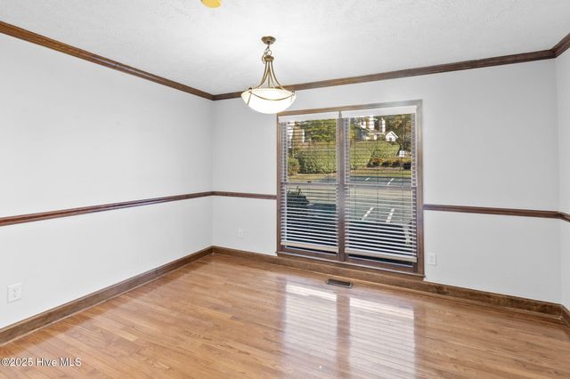 484 Lands End Road, Fayetteville, NC 28314