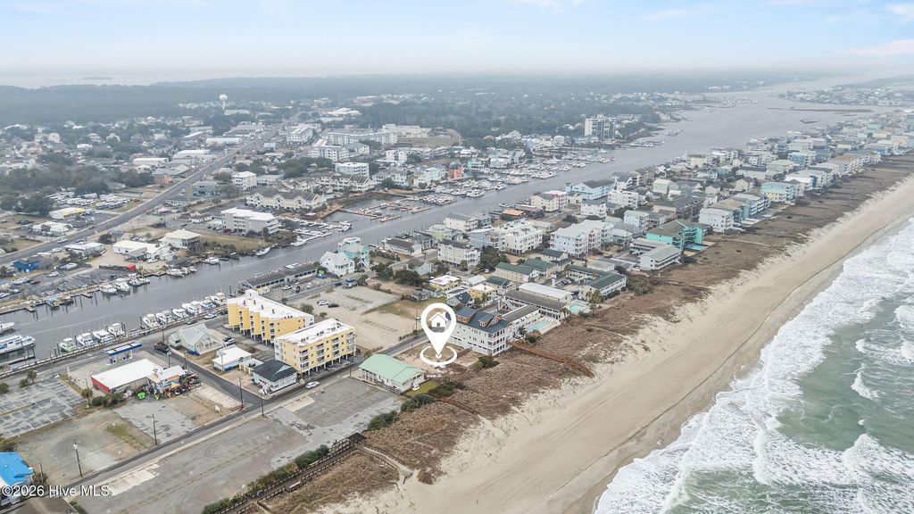 Image 10 of property listing at Address unavailable.