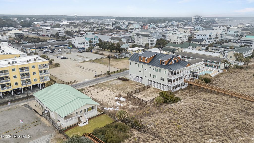 Image 6 of property listing at Address unavailable.