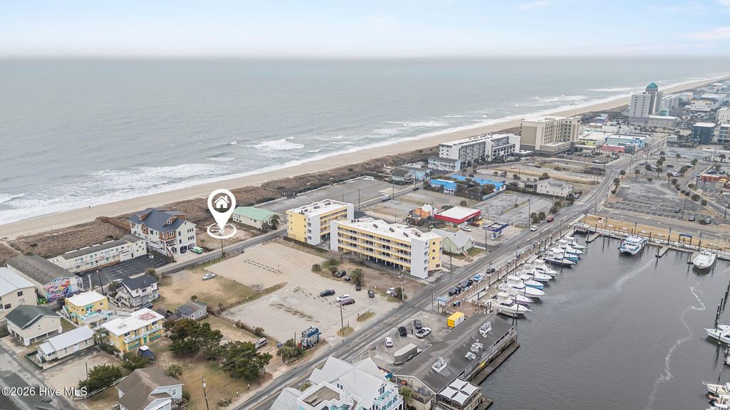 Image 8 of property listing at Address unavailable.