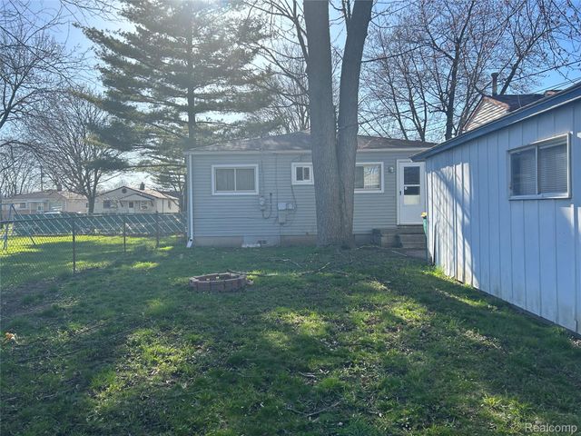 4471 CROISSANT Street, Dearborn Heights, MI 48125