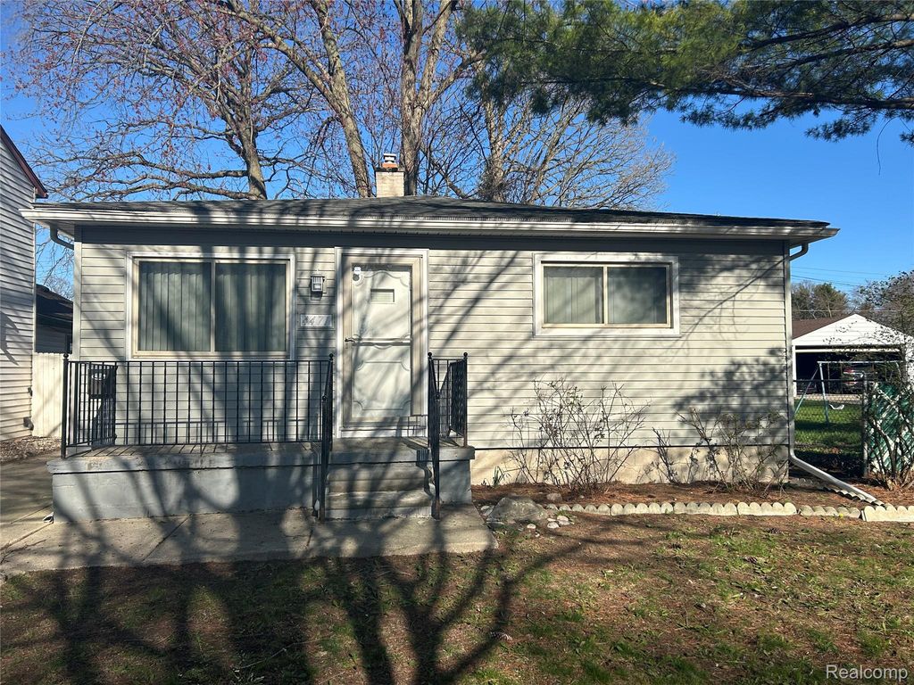 4471 CROISSANT Street, Dearborn Heights, MI 48125