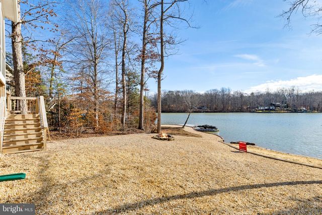 401 LAND 'OR DR, Ruther Glen, VA 22546