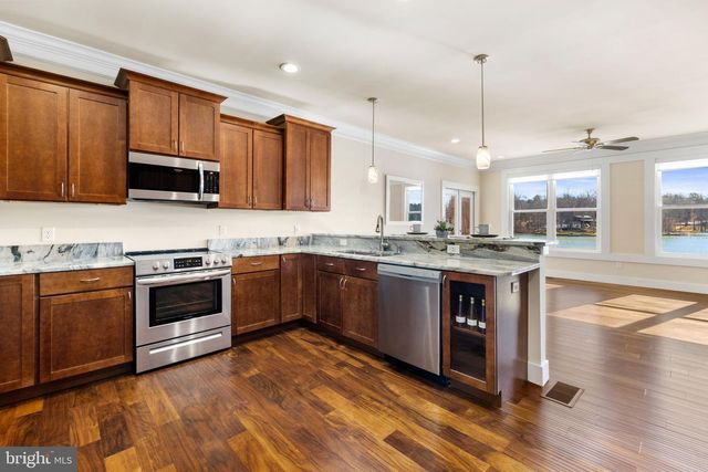 401 LAND 'OR DR, Ruther Glen, VA 22546