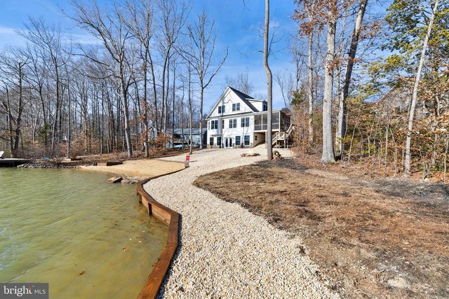 401 LAND 'OR DR, Ruther Glen, VA 22546