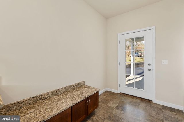 401 LAND 'OR DR, Ruther Glen, VA 22546