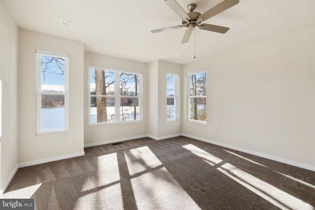 401 LAND 'OR DR, Ruther Glen, VA 22546