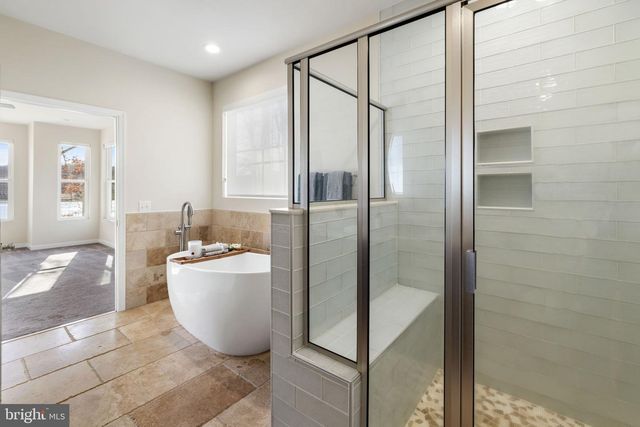 401 LAND 'OR DR, Ruther Glen, VA 22546