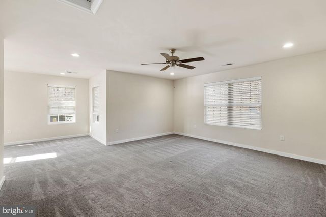 401 LAND 'OR DR, Ruther Glen, VA 22546