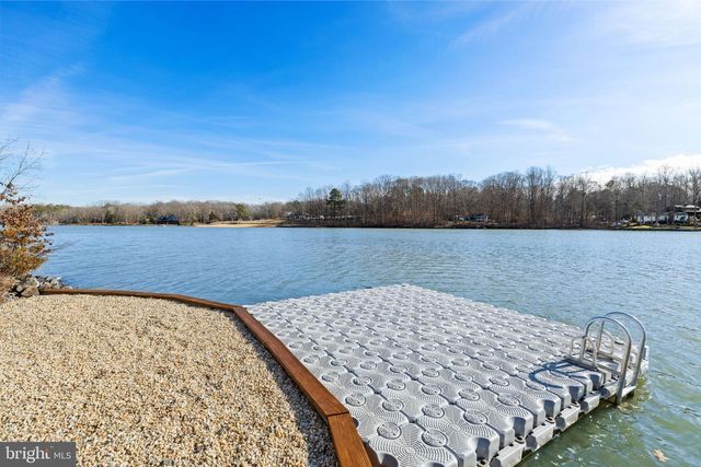 401 LAND 'OR DR, Ruther Glen, VA 22546