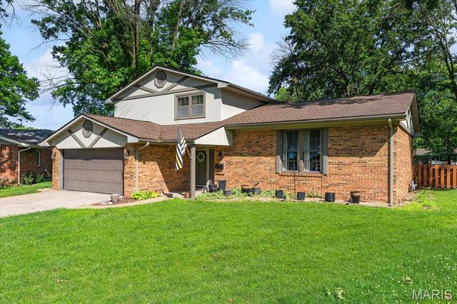 32 Landau Drive, Millstadt, IL 62260