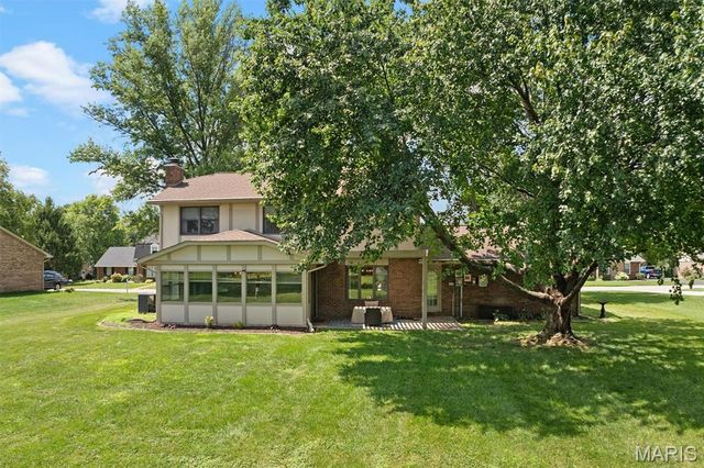 1711 Fairway Drive, Shiloh, IL 62269