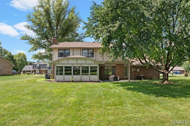 1711 Fairway Drive, Shiloh, IL 62269