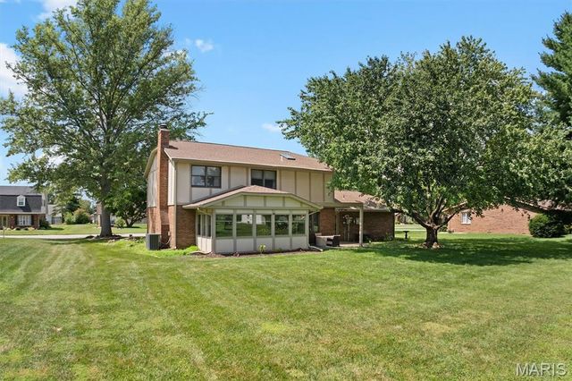 1711 Fairway Drive, Shiloh, IL 62269
