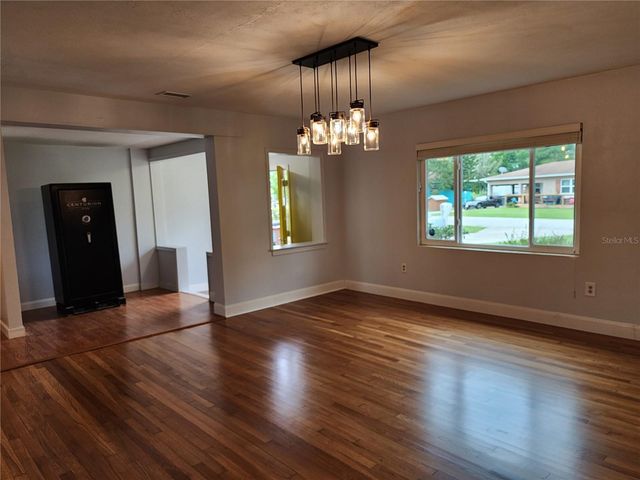 8 POINSETTIA DRIVE, Debary, FL 32713