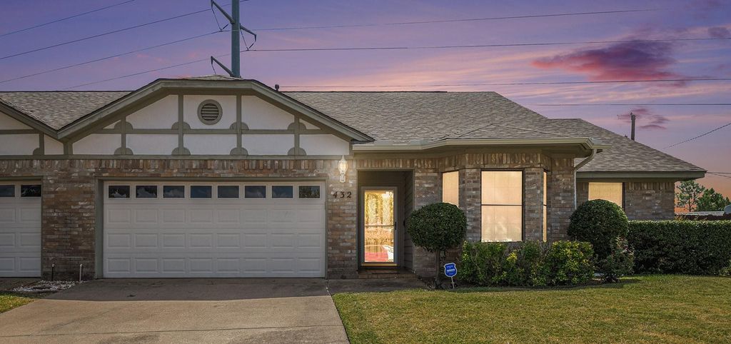 432 Sunnybrook Court, Bedford, TX 76021