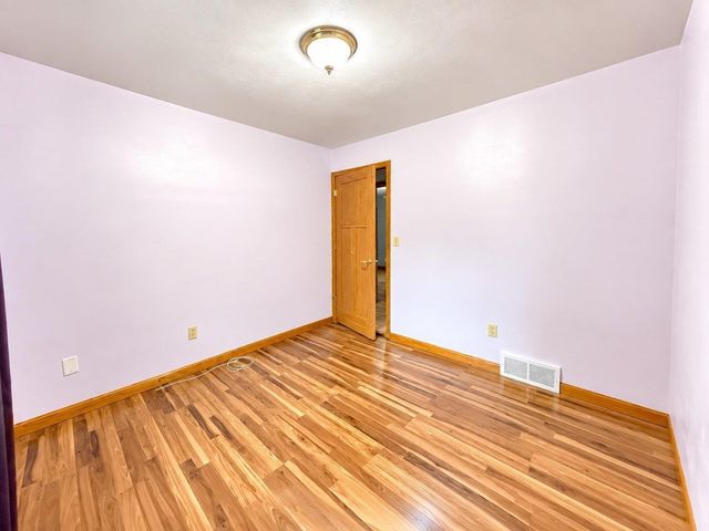 3251 Randolph Street, Waterloo, IA 50702