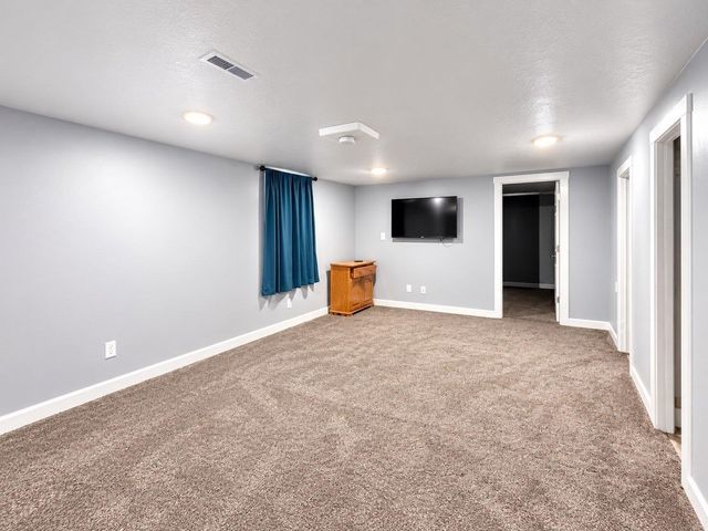 3251 Randolph Street, Waterloo, IA 50702