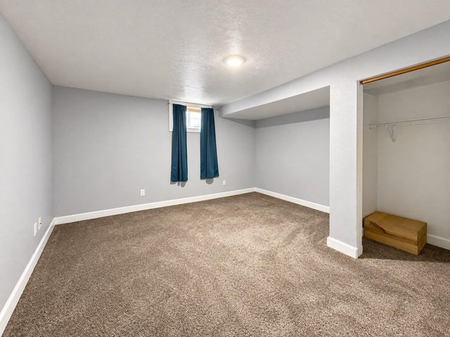 3251 Randolph Street, Waterloo, IA 50702