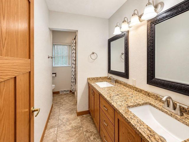 3251 Randolph Street, Waterloo, IA 50702