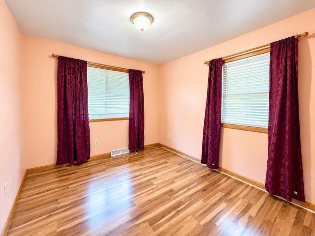 3251 Randolph Street, Waterloo, IA 50702