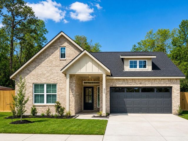 806 S Colbert Street, Dayton, TX 77535