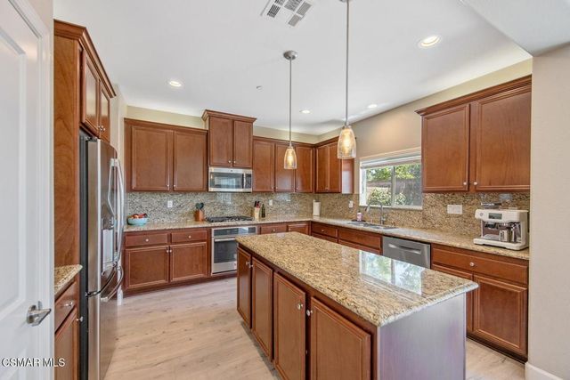 7092 Crimora Avenue, Moorpark, CA 93021