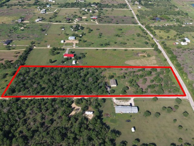 100 Northridge LN, Martindale, TX 78655