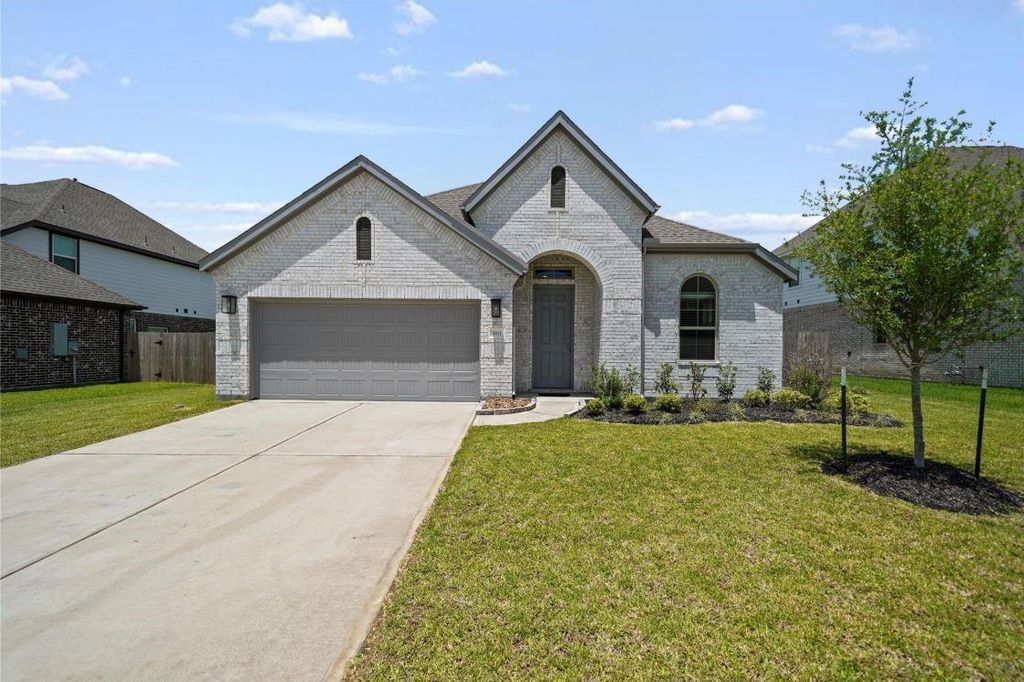 5811 Dublin Lane, Pearland, TX 77581