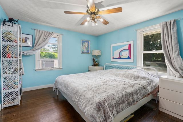 128 Clark St, Worcester, MA 01606