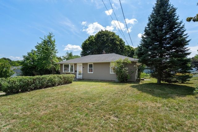 128 Clark St, Worcester, MA 01606