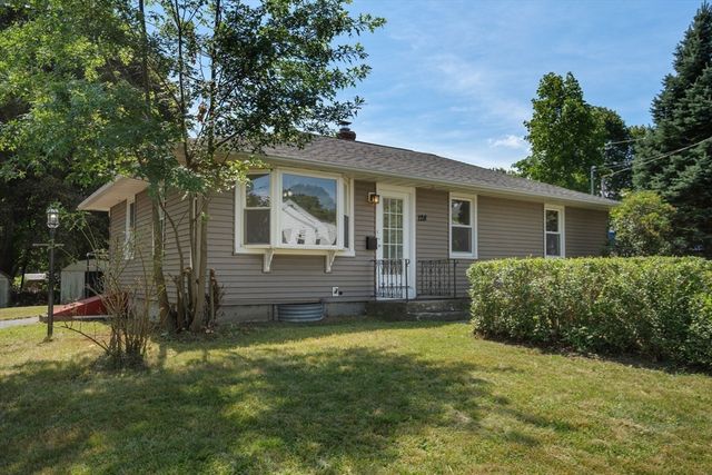 128 Clark St, Worcester, MA 01606