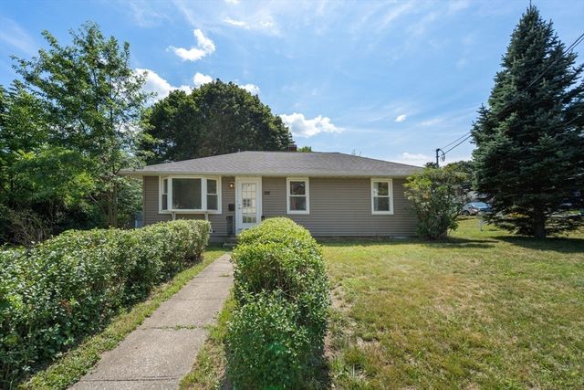 128 Clark St, Worcester, MA 01606