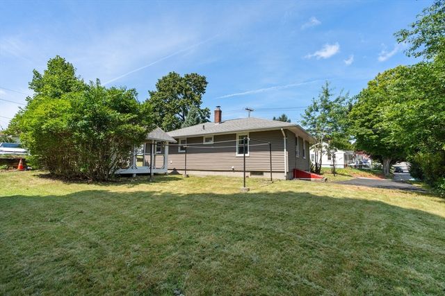 128 Clark St, Worcester, MA 01606
