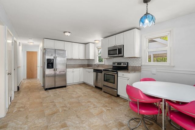 128 Clark St, Worcester, MA 01606