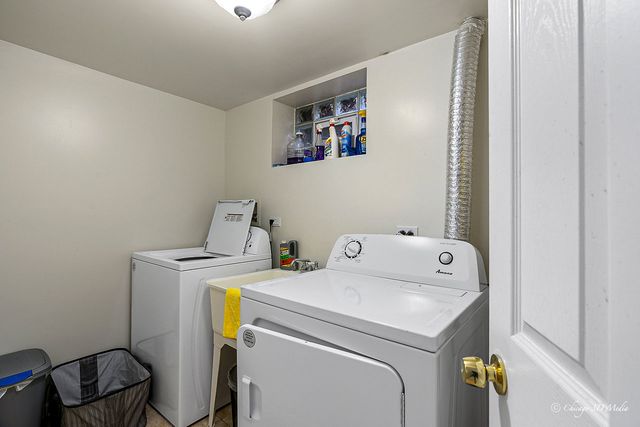 5844 N Lacey Avenue, Chicago, IL 60646