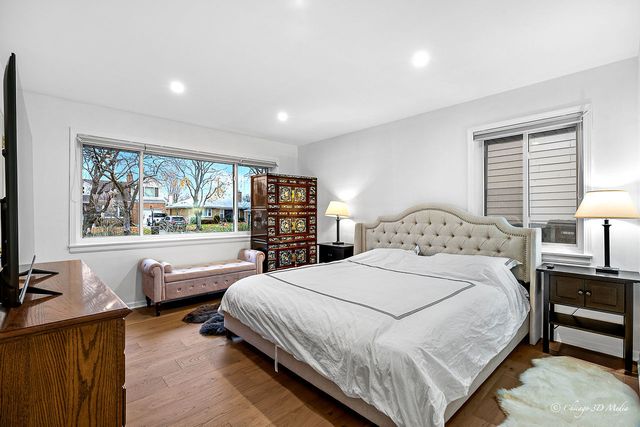 5844 N Lacey Avenue, Chicago, IL 60646