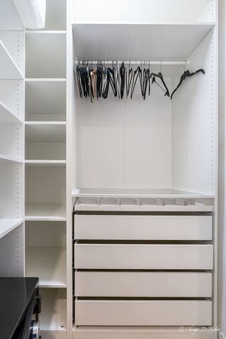 5844 N Lacey Avenue, Chicago, IL 60646