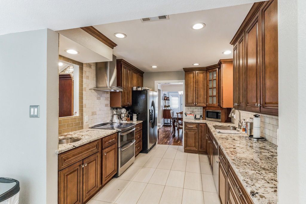 6007 Gardenridge HOLW, Austin, TX 78750